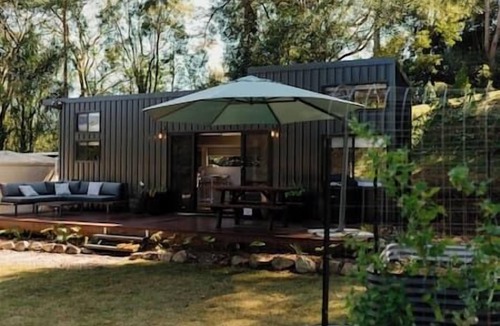 Montville House | Lavish Group Retreat. Pool Sauna Hair/makeup room!