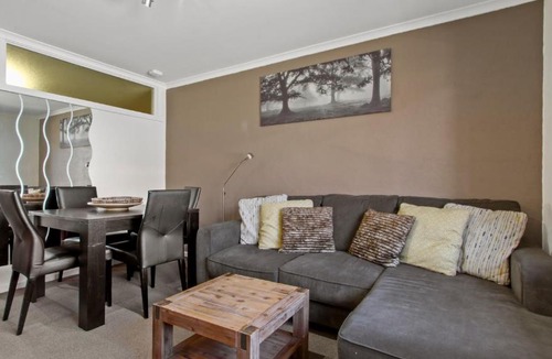 Hotham Heights Apartment | Lawlers 36B