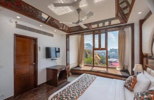 The Mall Road Resort | Lawrence Solitaire Resort, Mall road, Mussoorie