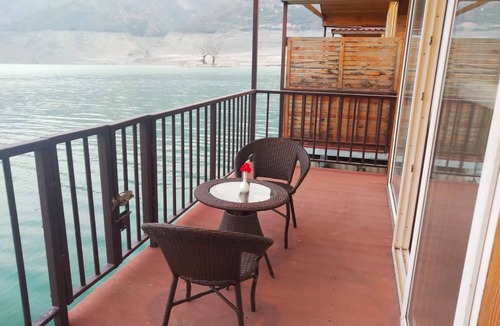 Chamiyala Hotel | Le ROI Floating Huts & Eco Rooms