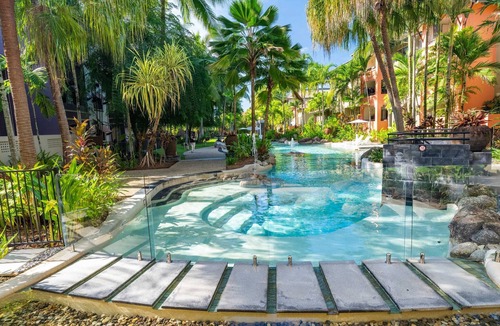 Westcourt Apartment | Leaf Luxe - 9 Pools BBQ Gym