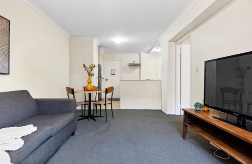 South Perth Apartment | Leafy South Perth 1BR Apt | Walk to River + Ferry