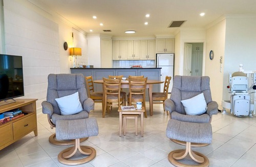 Goolwa South House | Leeside - Riverfront Relaxation