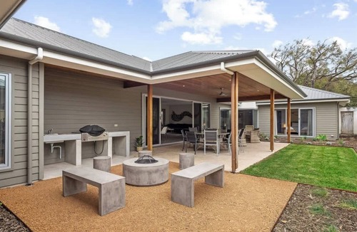 Quindalup House | Leeuwin House—Spacious Seaside Living for Groups