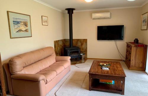Brownlow Ki House | Leeward 'tranquil beachfront'