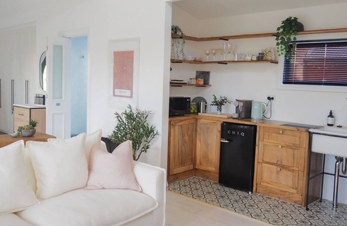 Beechworth Apartment | Lemon Tree Studio - A light filled, luxurious hideaway made for slow mornings & cosy nights