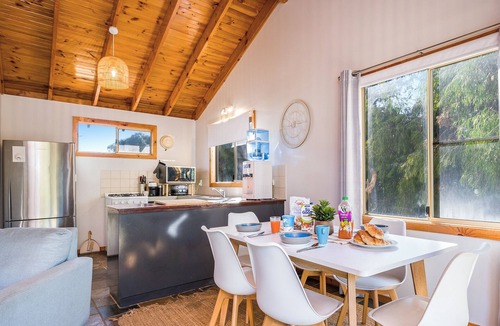 Guilderton House | Len's Lodge - Spacious Beach Home