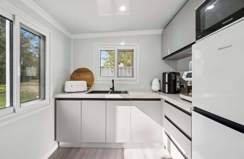 Arrawarra Apartment | Leos Beach Hideaway, Stylish Tiny Home