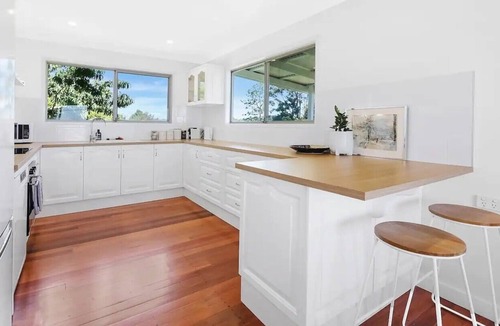 Mapleton House | Let this breezy family retreat take your breath away…