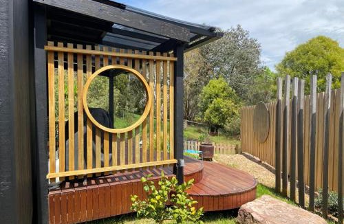 Daylesford Apartment | Libelle - Peaceful, Secluded Luxury with abundant wildlife and seasonal water views, on 3 private acres IN Daylesford