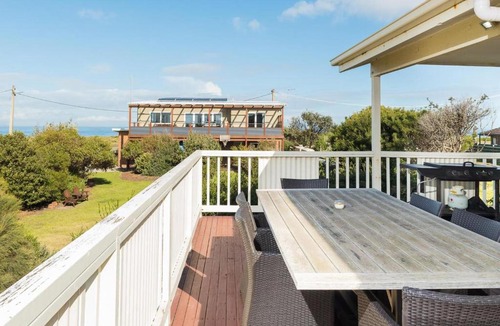 Surf Beach House | Licence to Chill