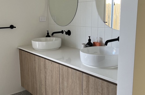 Rhyll Other | Light, bright and open new family home on the Island
