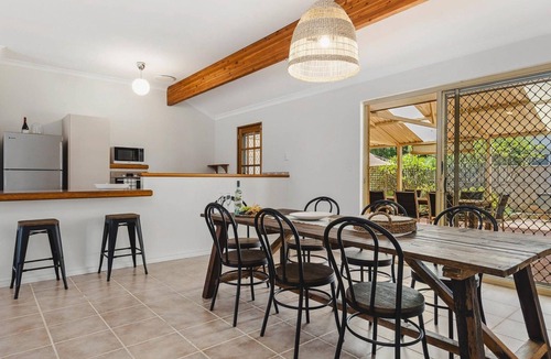 Dawesville House | Light & Bright Pet Friendly Beach Side Haven