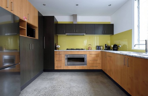 Launceston CBD House | Light-Filled Comfort Near Hospital & City