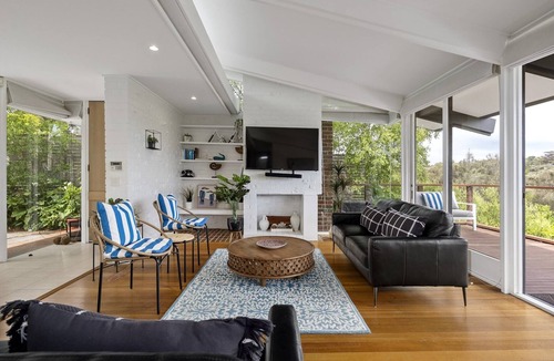 Mount Martha Apartment | Light-Filled House Near Beaches and Cafés