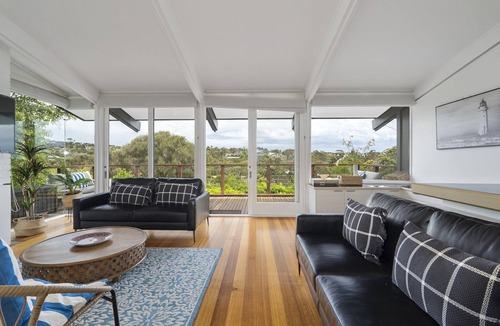 Mount Martha Apartment | Light-Filled House Near Beaches and Cafés