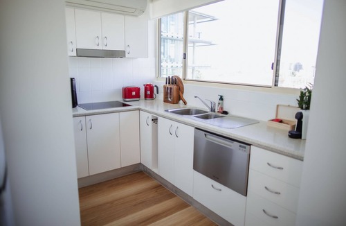 New Farm Apartment | Light-Filled Riverfront in Prestigious New Farm