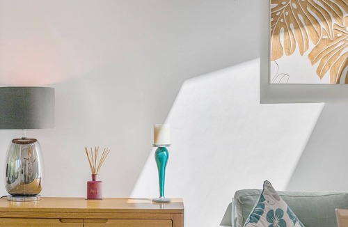 Port Macquarie House | Lighthouse Beach Luxury - Beachside cottage just minutes walk from the beach