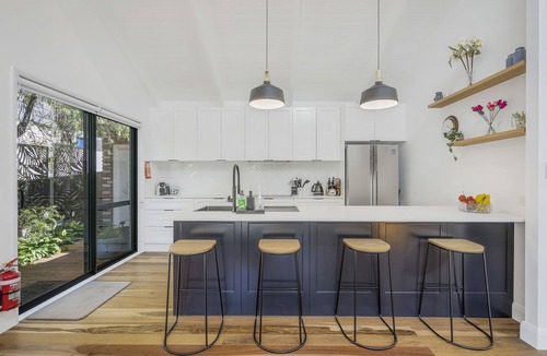 Port Macquarie House | Lighthouse Beach Luxury - Beachside cottage just minutes walk from the beach