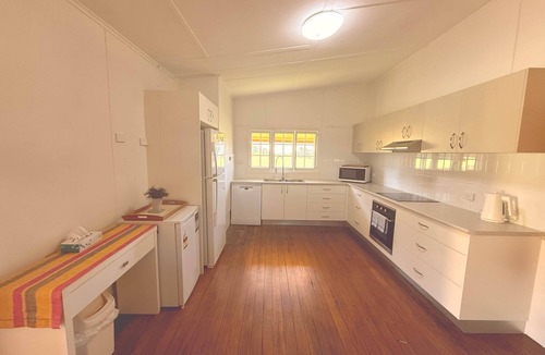 Yamba House | Lighthouse Cottage Pilot Hill