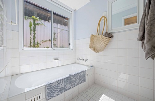 Port Macquarie House | Lighthouse Vaccay, family beach house pool