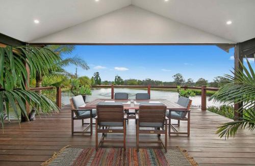 Keinbah Villa | Lilies Lakeside Spa Villa - 2 Bedroom