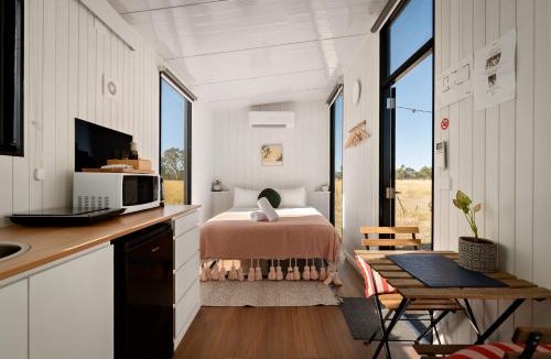 Maindample House | Lilly Pilly by Tiny Away