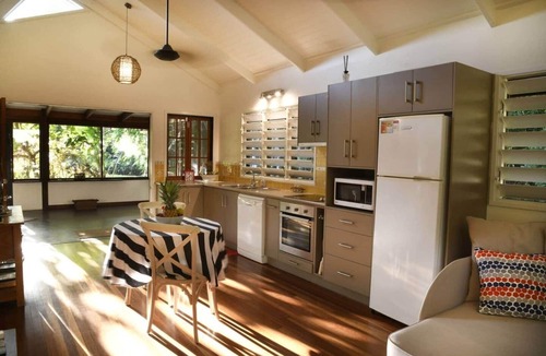 Mission Beach House | Lillypads Red Cottage - Rainforest Tranquility