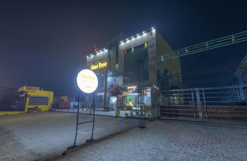 Mathura Hotel | Lime Tree Hotel Vrindavan Near #BankeBihari #PremMandir #ChaarDham