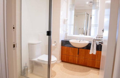 Beechworth Hotel | Linaker Art Deco Motel