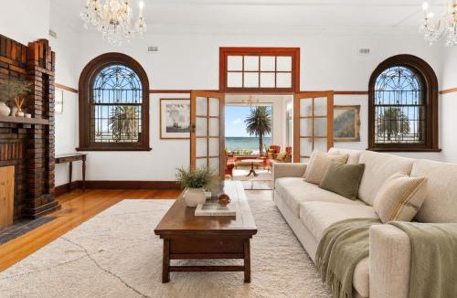 Middle Park Apartment | Lisieux By Ready Set Stay