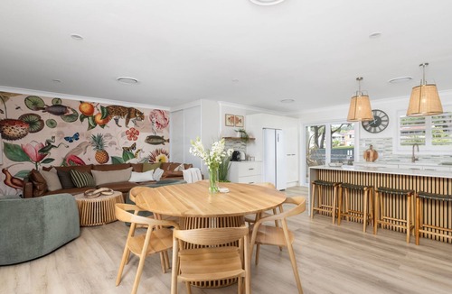 Nelson Bay House | Little Beach Vibes - modern and relaxing with pool and spa