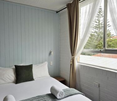 Coogee Hostel | Little Coogee Hotel