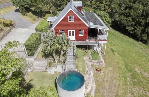 Doonan House | Little Red Barn in the Noosa Hinterland