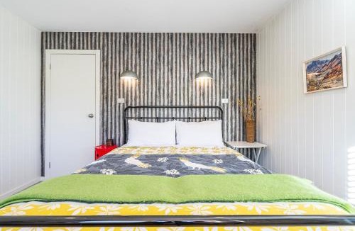 Clifton Beach House | 'Little Secret' Charming Clifton Beach Sanctuary