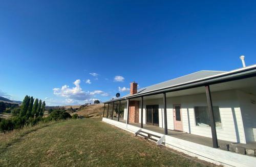 Omeo House | Livingstone-Omeo Hideaway