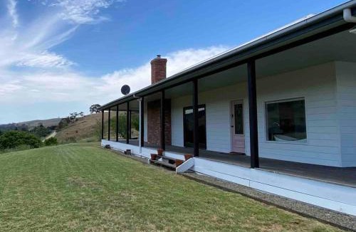 Omeo House | Livingstone-Omeo Hideaway