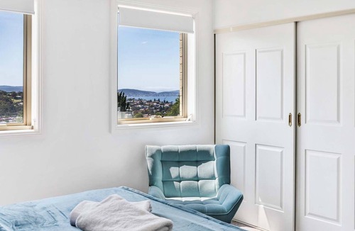 North Hobart House | "Lizzy's Hideaway" – Close to City, Sleeps 6.