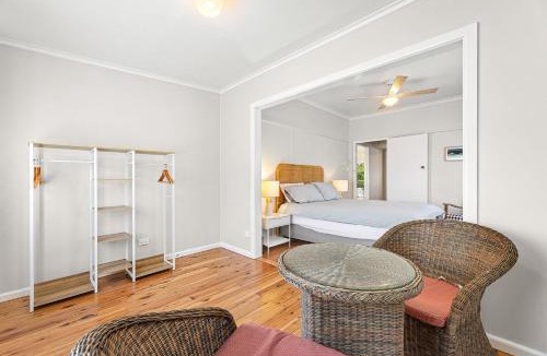 Narooma House | Location, Location, Location ! The Light House Cottage Narooma