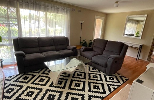 Curtin House | Locum Welcom two guests house close to Canberra Hospital