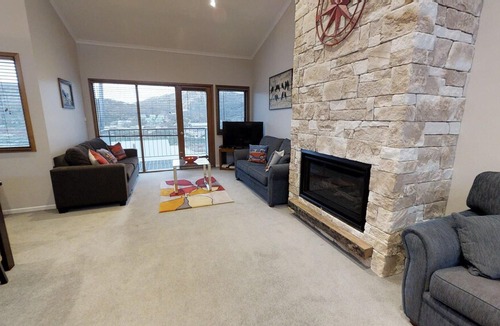 Perisher Valley Apartment | Lodge Apartment 21 - Deluxe apartment with spectacular views