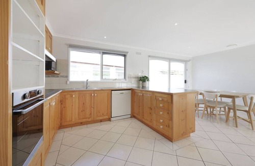 Warrnambool House | Logans Beach Apartments - The Beach House