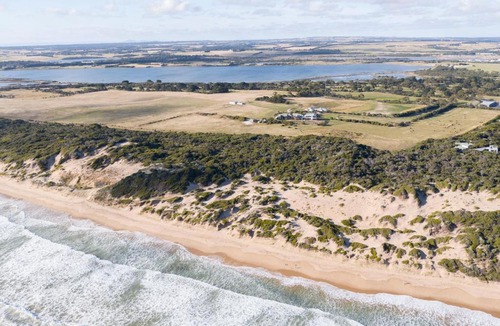 Point Lonsdale Hotel | Lon Retreat