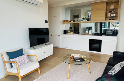Travancore Apartment | Long bookings welcome - Light-Filled 2BR Apt w/Balcony + Free Parking