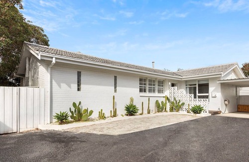 Frankston Villa | Long Island Beach Getaway