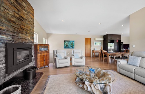 Yallingup House | Longboard House Minutes from Yallingup Beach