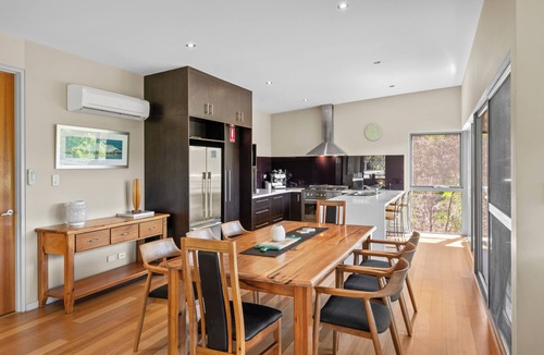 Yallingup House | Longboard House Minutes from Yallingup Beach