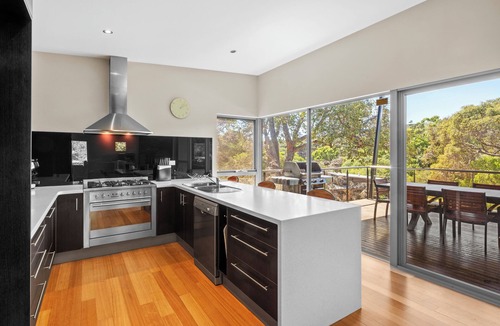 Yallingup House | Longboard House Minutes from Yallingup Beach