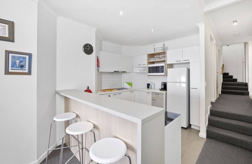 Lorne Hotel | Lorne Beachfront Accommodation