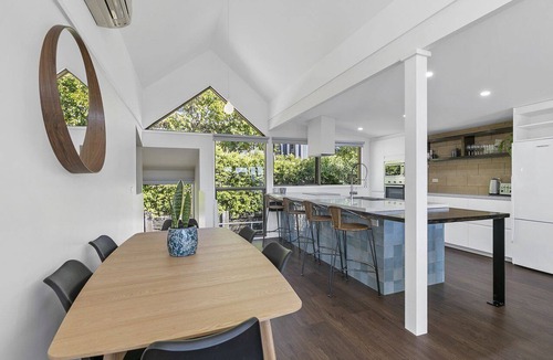 Lorne House | Lorne Lodge